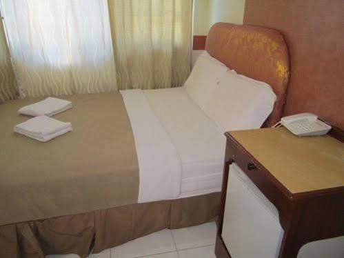 Golden Stallion Suites 카가얀드오로 외부 사진