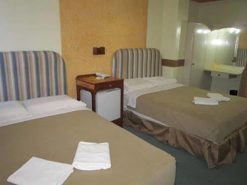Golden Stallion Suites 카가얀드오로 외부 사진