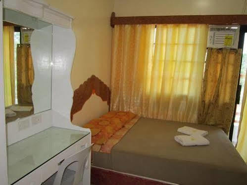 Golden Stallion Suites 카가얀드오로 외부 사진