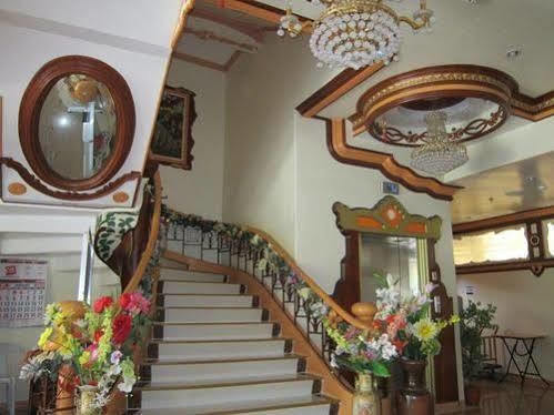 Golden Stallion Suites 카가얀드오로 외부 사진