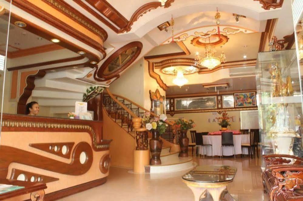 Golden Stallion Suites 카가얀드오로 외부 사진